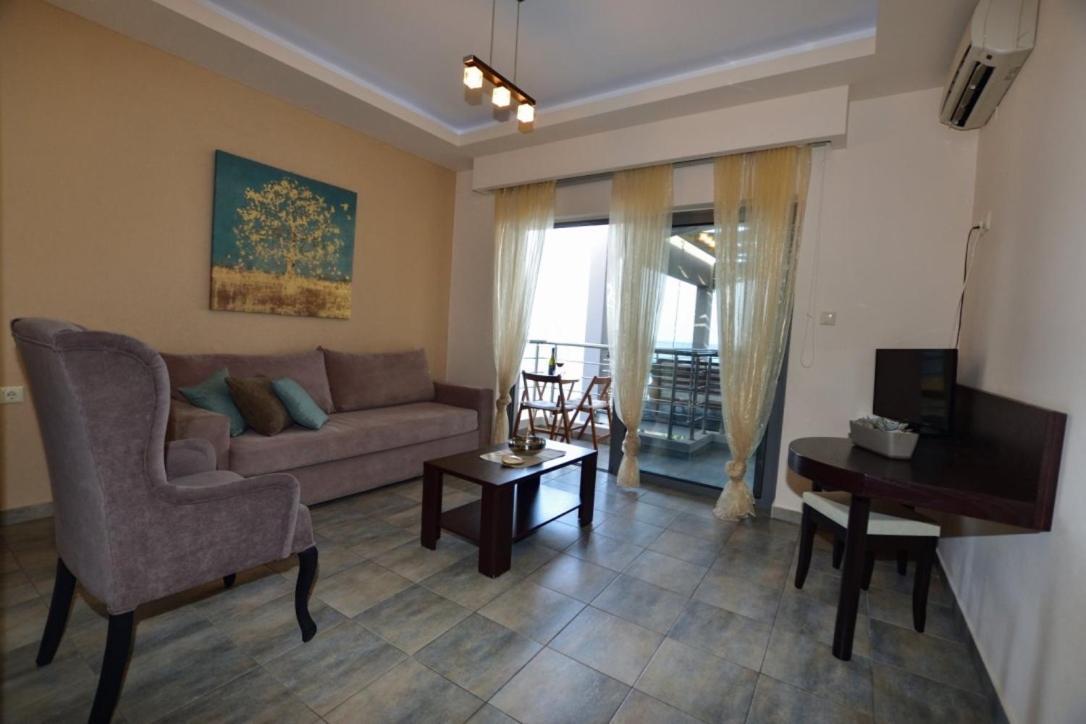 Gonis Suites Palaiochora Exteriér fotografie
