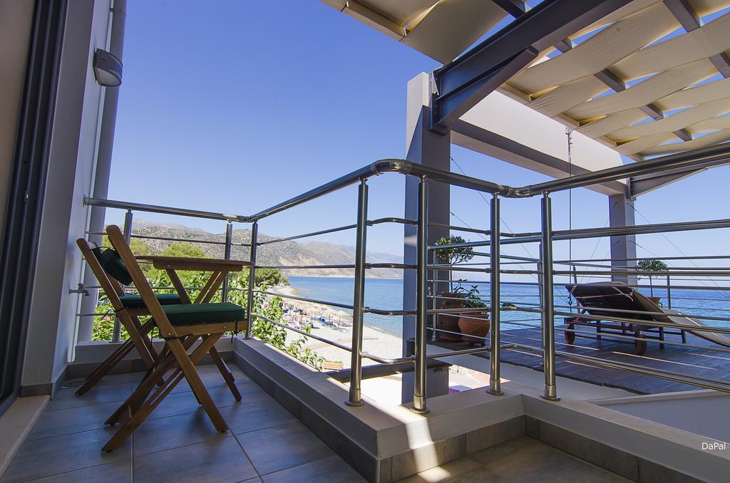 Gonis Suites Palaiochora Exteriér fotografie
