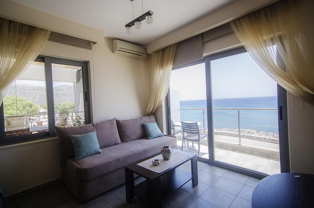 Gonis Suites Palaiochora Exteriér fotografie