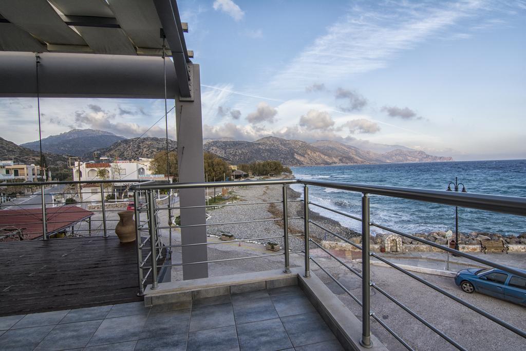 Gonis Suites Palaiochora Exteriér fotografie