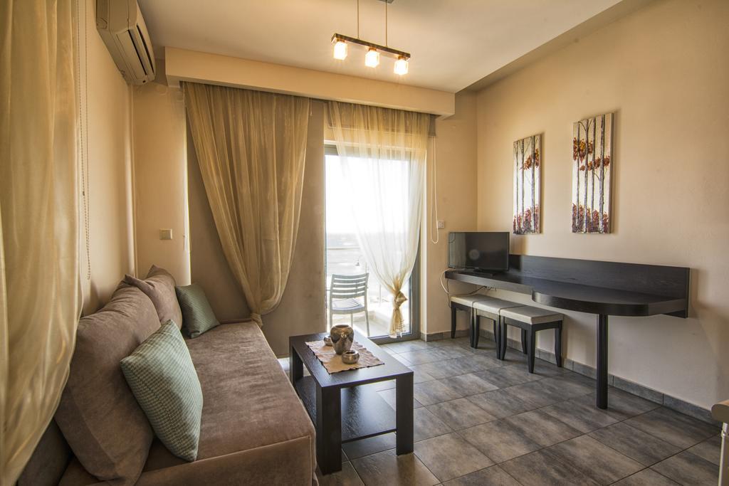 Gonis Suites Palaiochora Exteriér fotografie