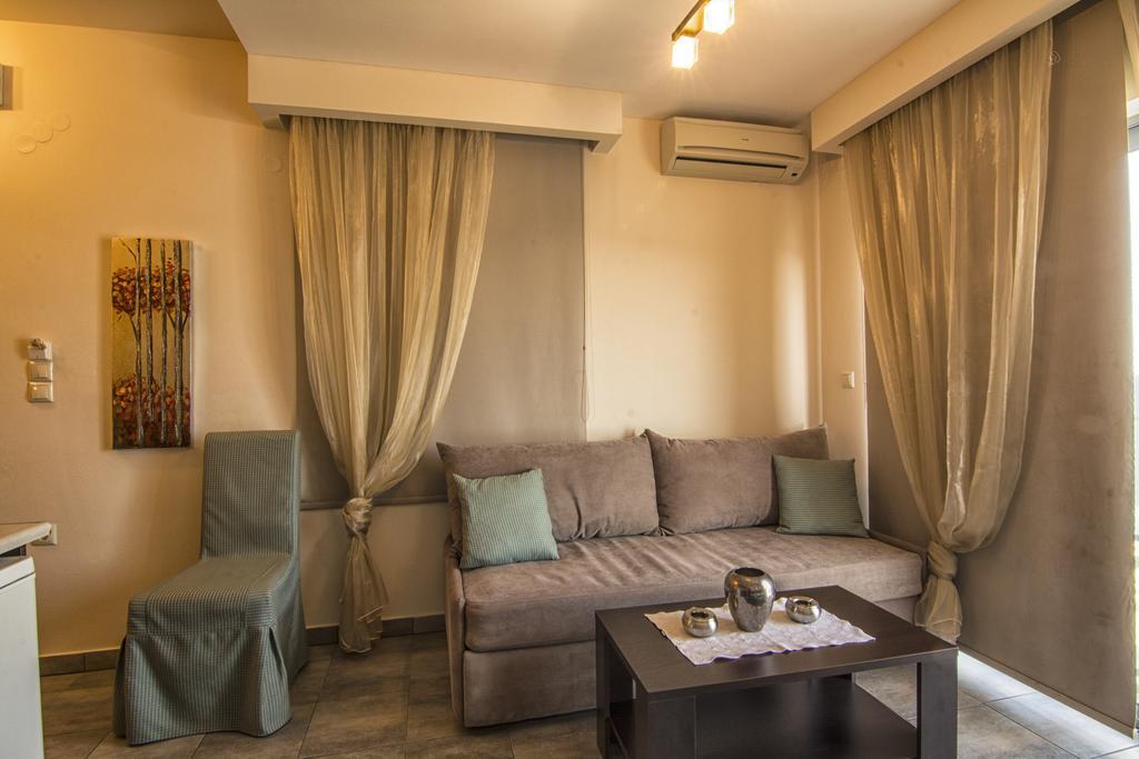 Gonis Suites Palaiochora Exteriér fotografie
