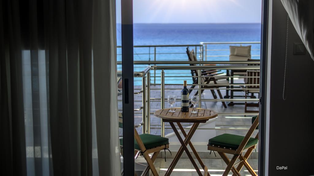Gonis Suites Palaiochora Exteriér fotografie