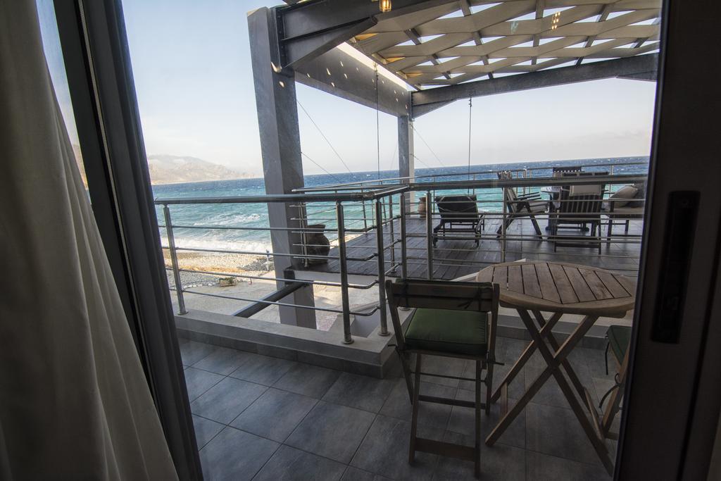 Gonis Suites Palaiochora Exteriér fotografie