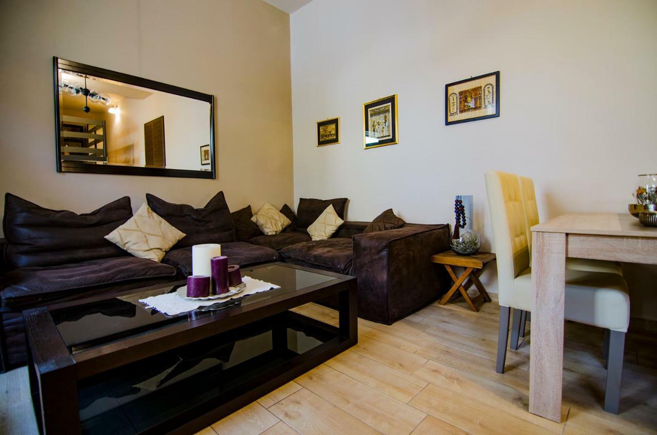 Gonis Suites Palaiochora Exteriér fotografie